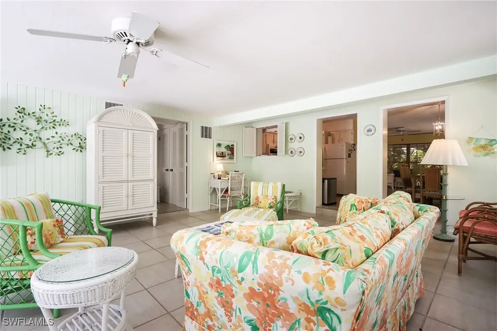 361 1st Avenue N Naples FL 34102