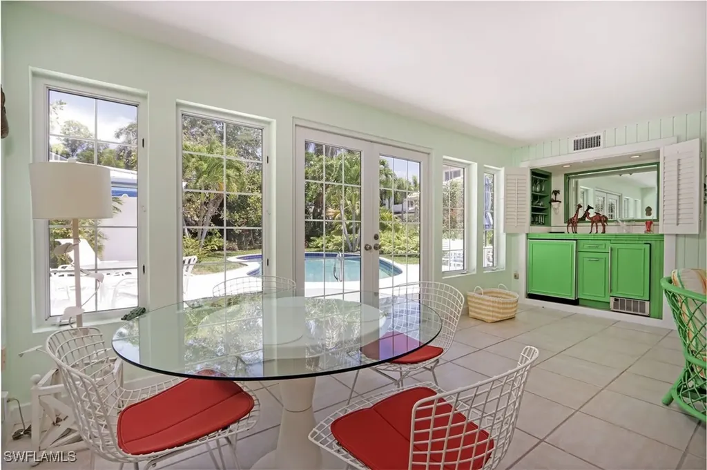 361 1st Avenue N Naples FL 34102