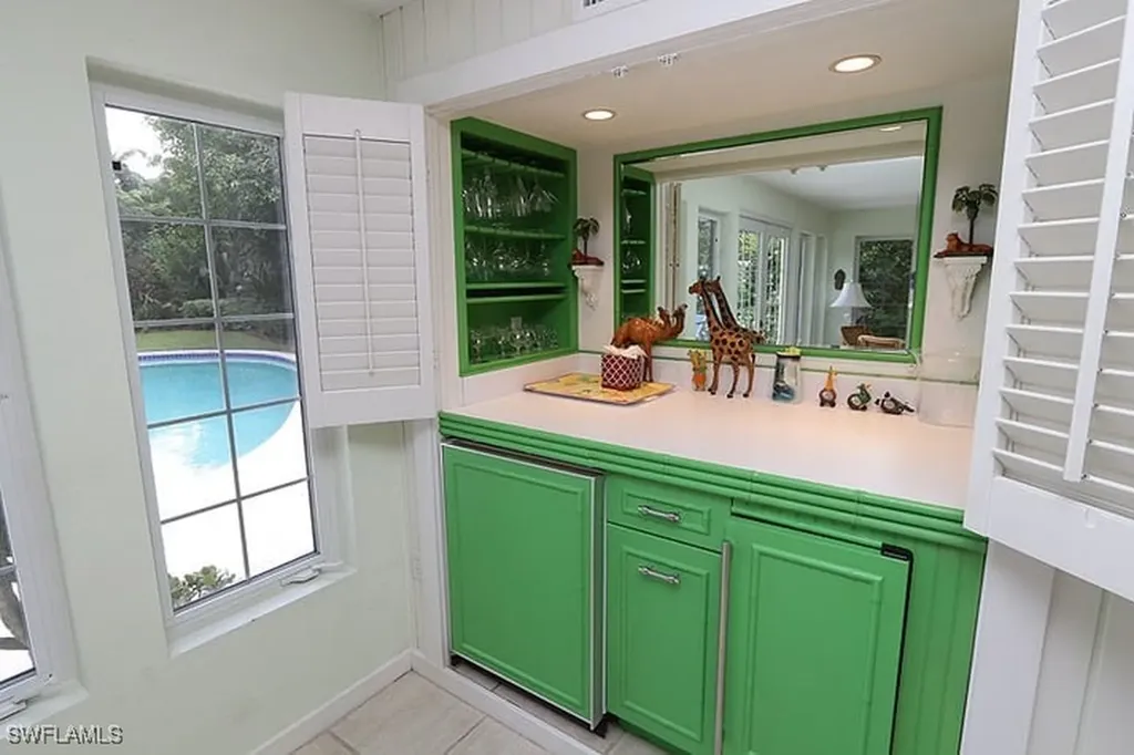 361 1st Avenue N Naples FL 34102