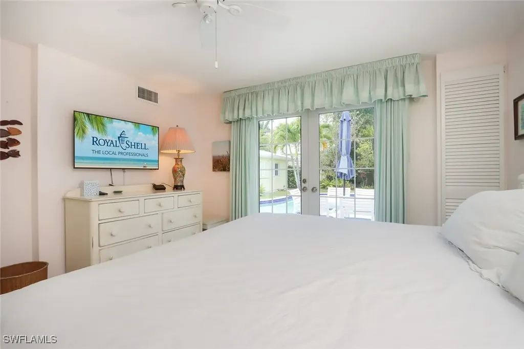 361 1st Avenue N Naples FL 34102