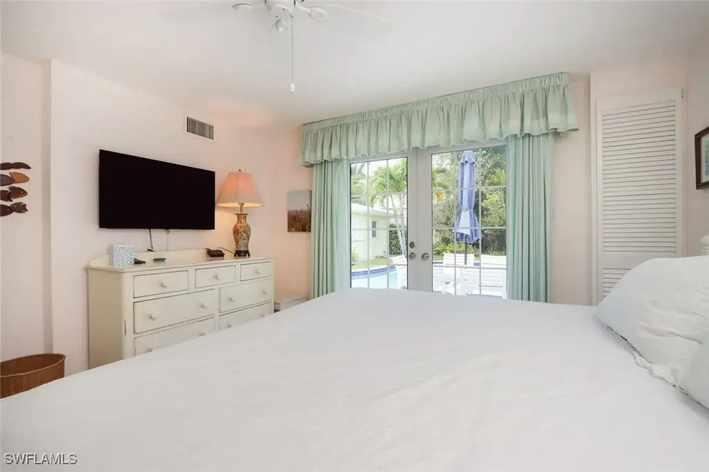 361 1st Avenue N Naples FL 34102