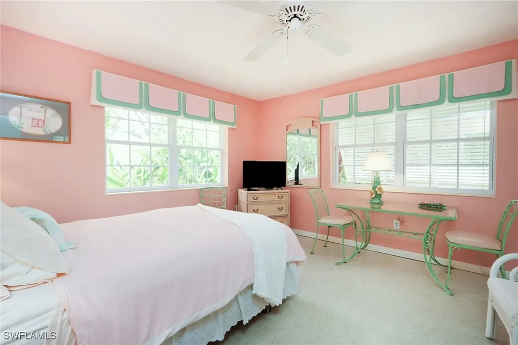361 1st Avenue N Naples FL 34102