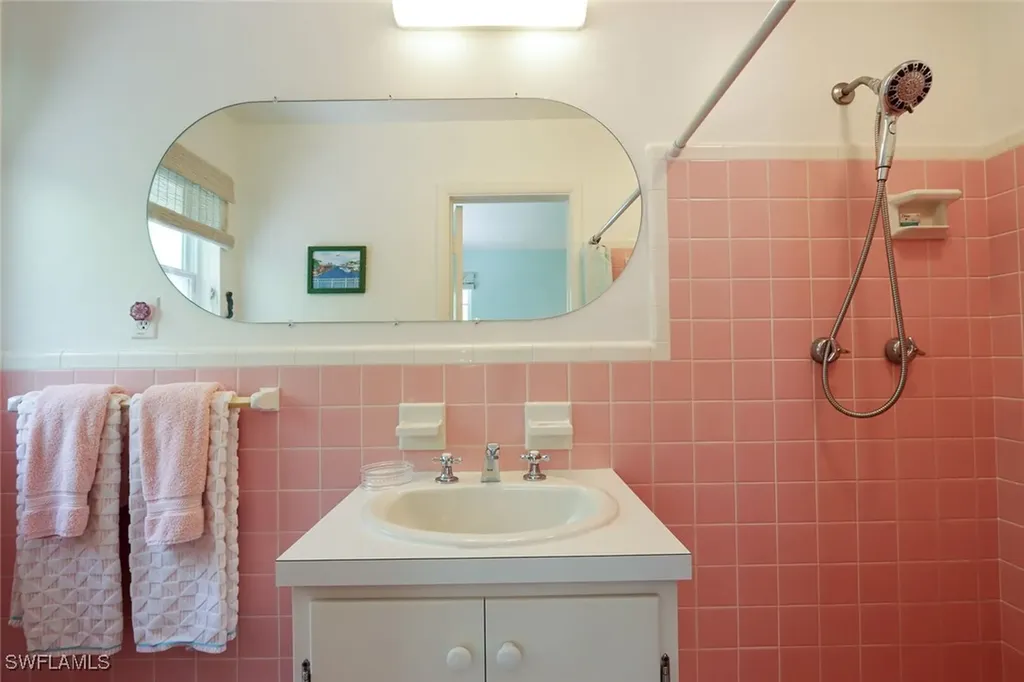 361 1st Avenue N Naples FL 34102