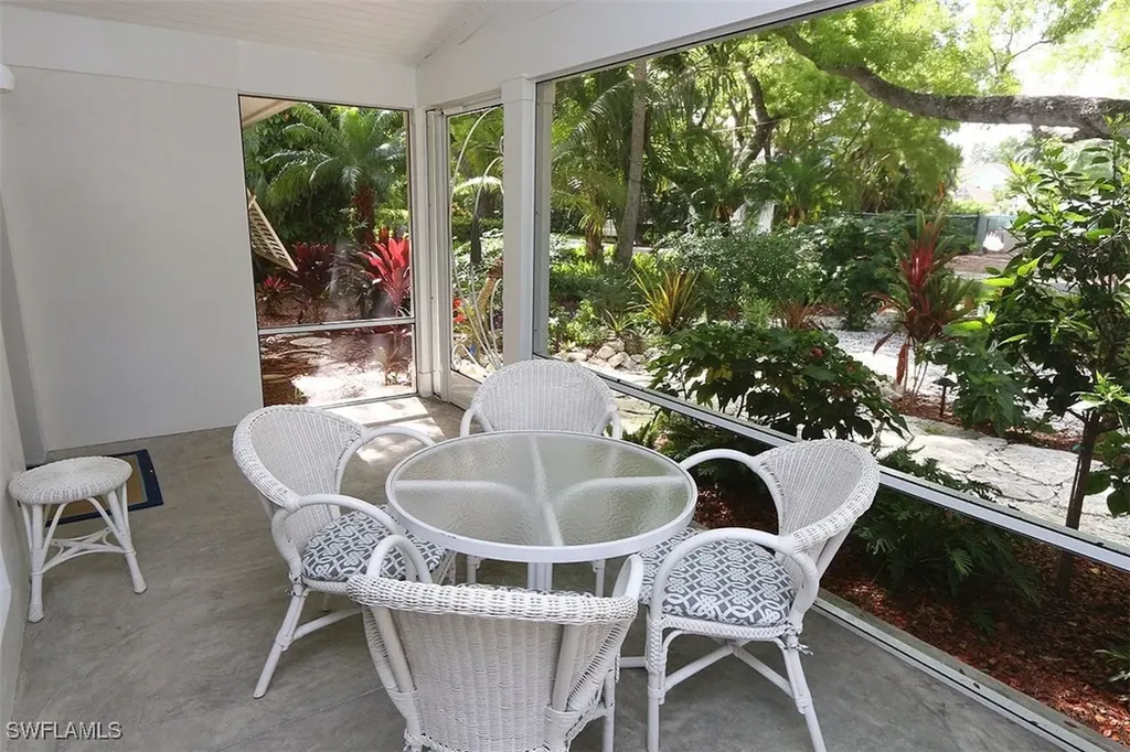 361 1st Avenue N Naples FL 34102