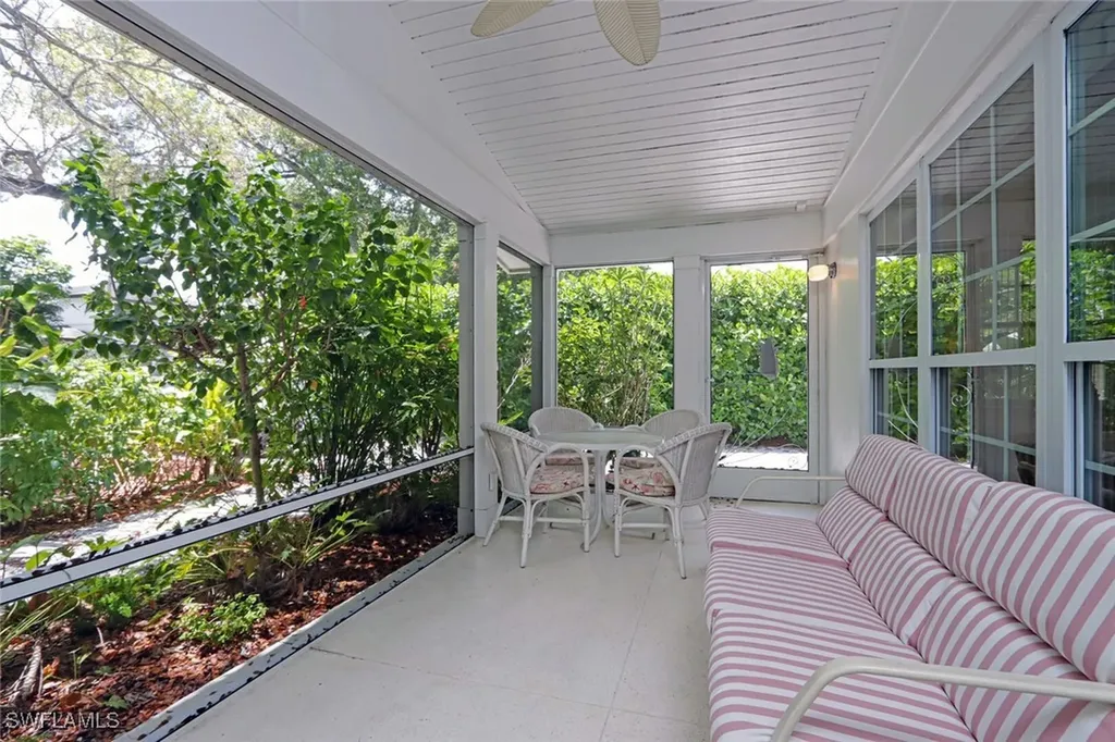 361 1st Avenue N Naples FL 34102