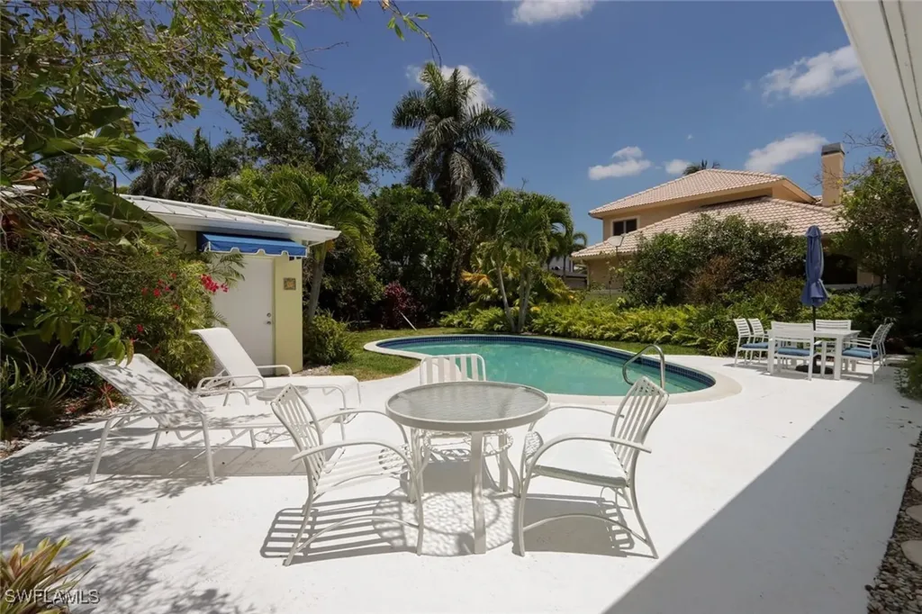 361 1st Avenue N Naples FL 34102