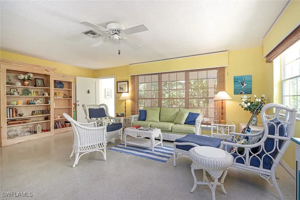 361 1st Avenue N Naples FL 34102