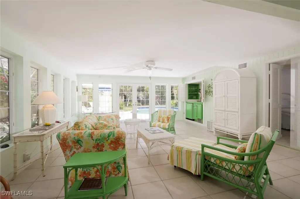 361 1st Avenue N Naples FL 34102