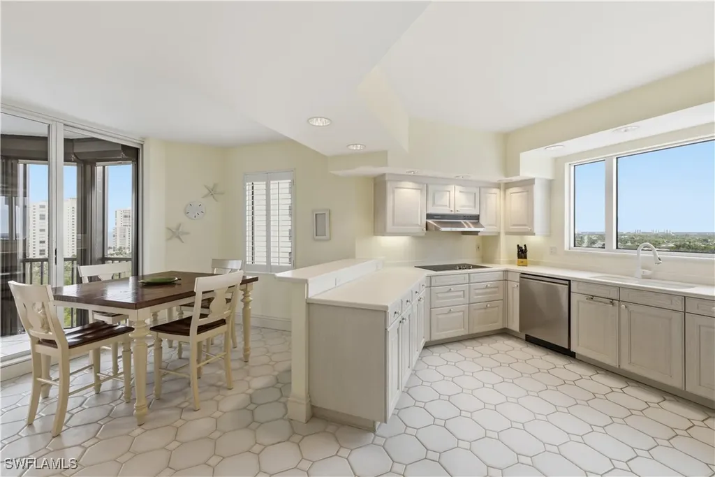 8990 Bay Colony Drive Naples FL 34108