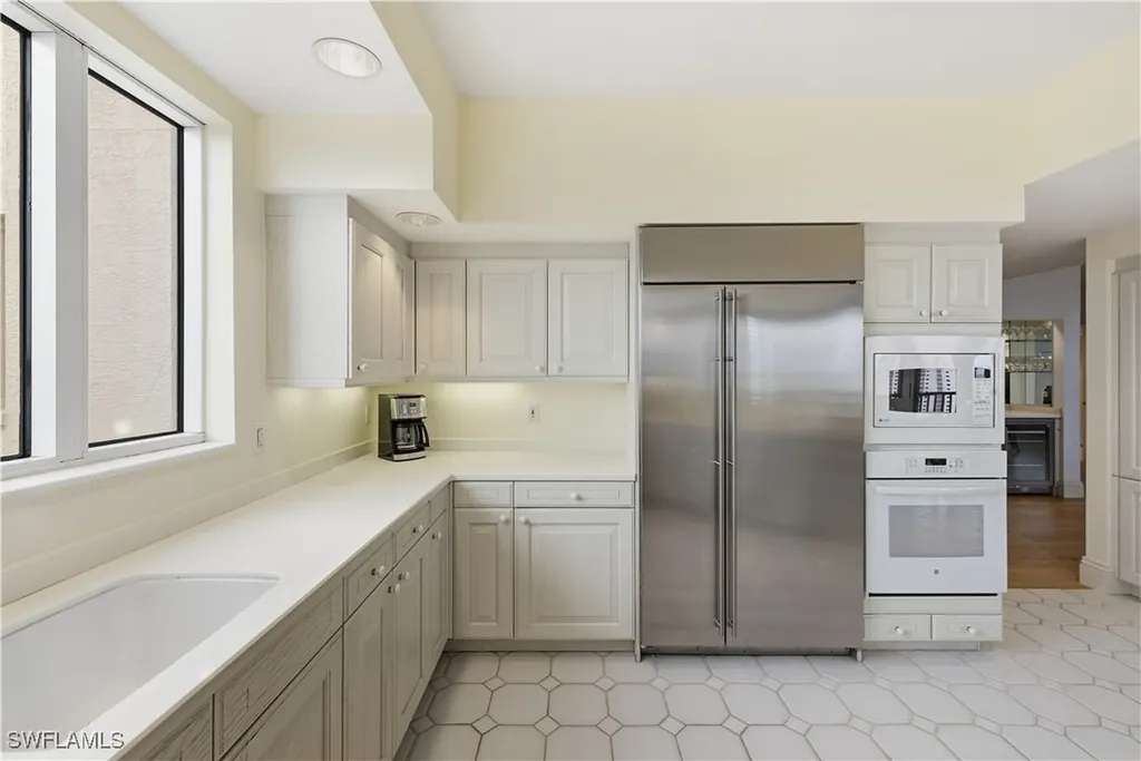 8990 Bay Colony Drive Naples FL 34108