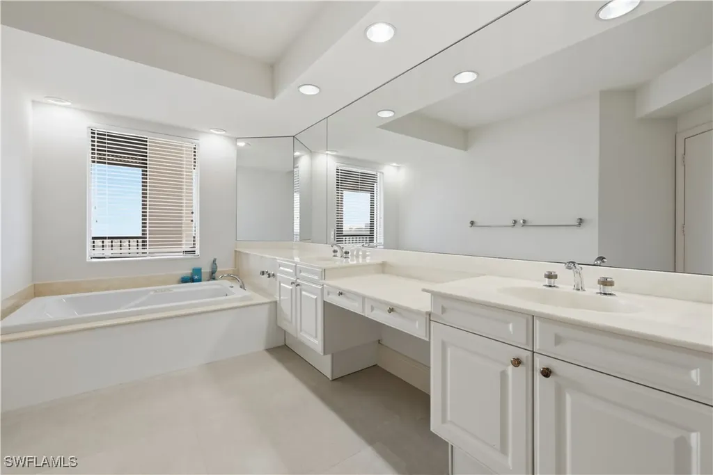 8990 Bay Colony Drive Naples FL 34108