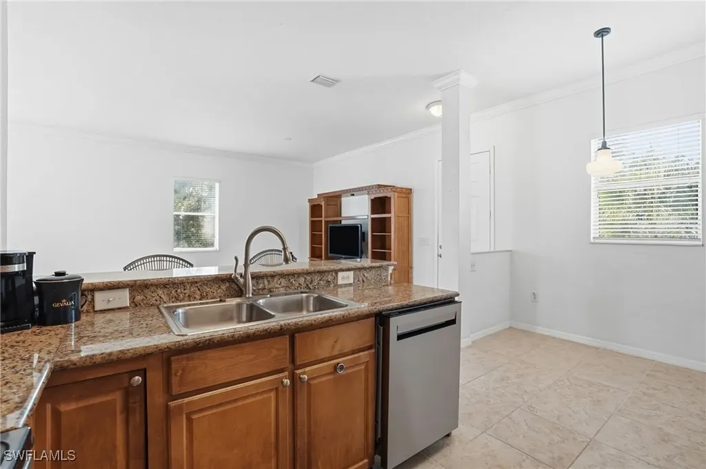 970 Peggy Circle Naples FL 34113