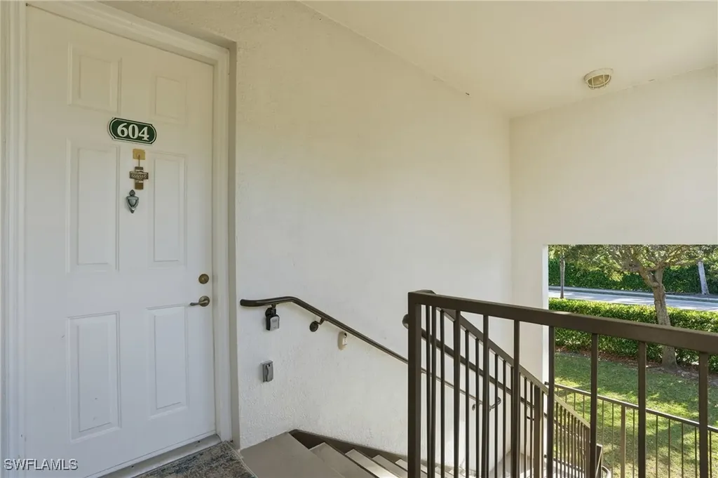 970 Peggy Circle Naples FL 34113