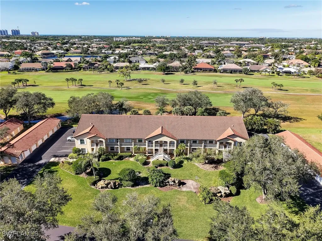 Bonita Springs FL, 9851 Costa Mesa Lane, Unit 302