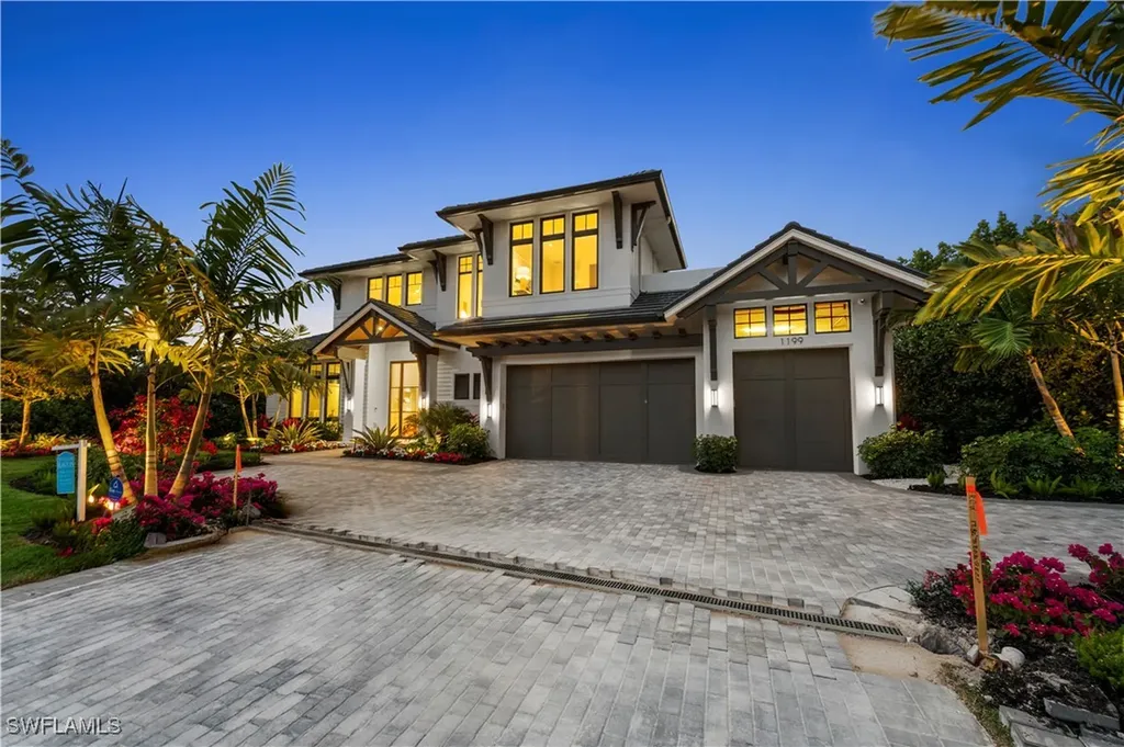 Naples FL, 1199 12TH Street N