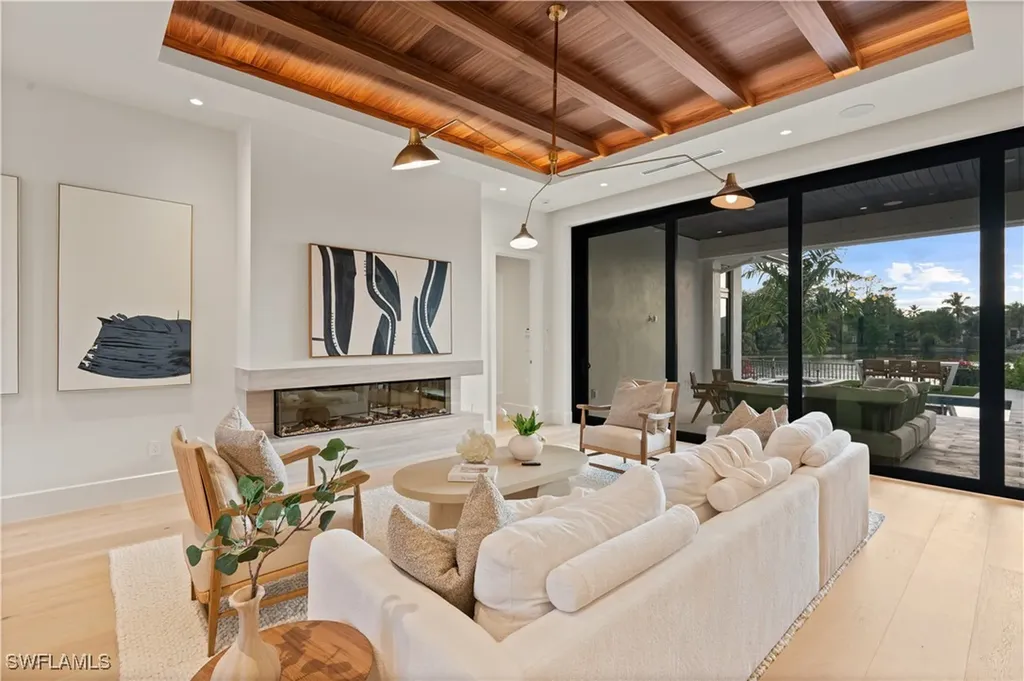 1199 12th Street N Naples FL 34102