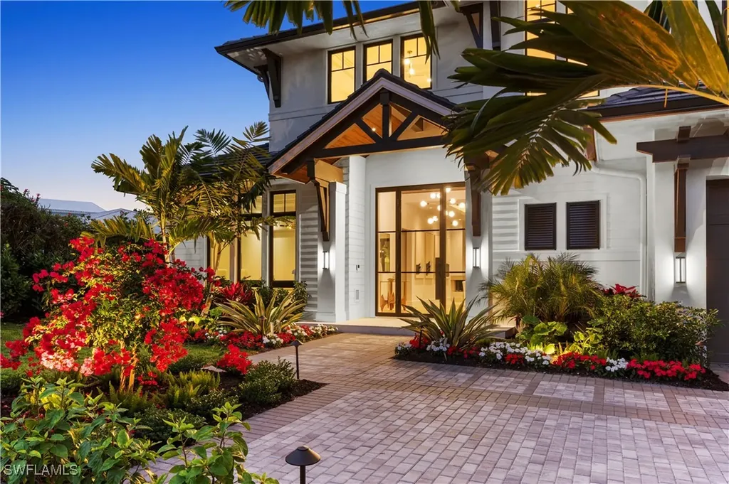 1199 12th Street N Naples FL 34102