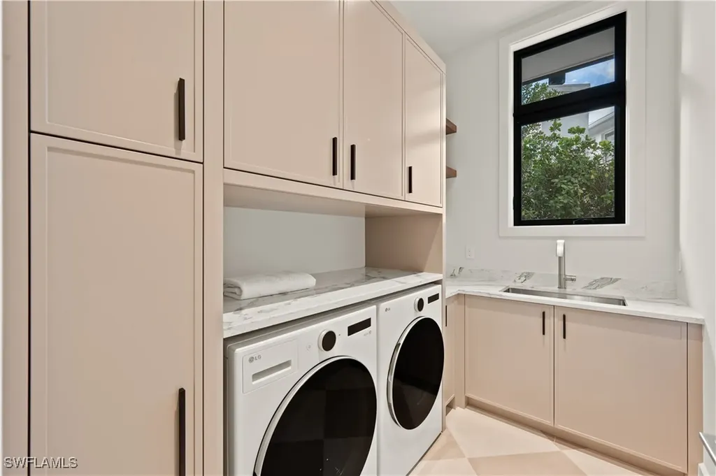 1199 12th Street N Naples FL 34102