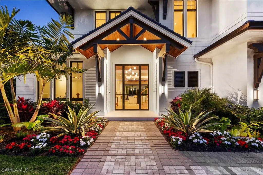 1199 12th Street N Naples FL 34102