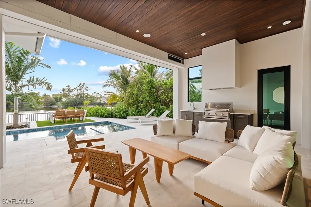 1199 12th Street N Naples FL 34102