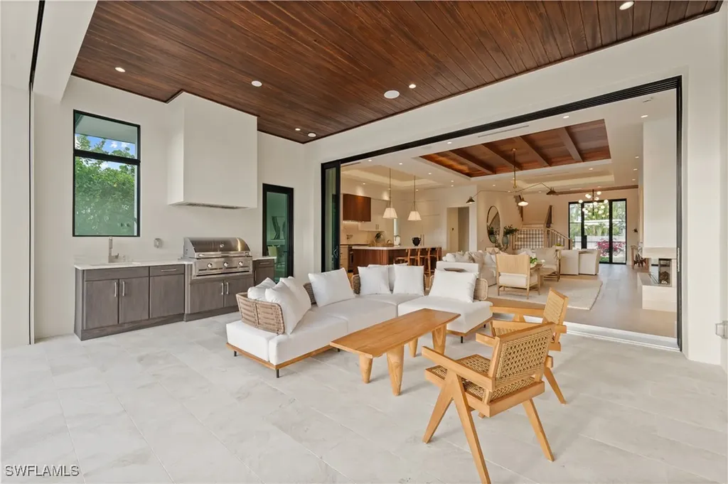 1199 12th Street N Naples FL 34102