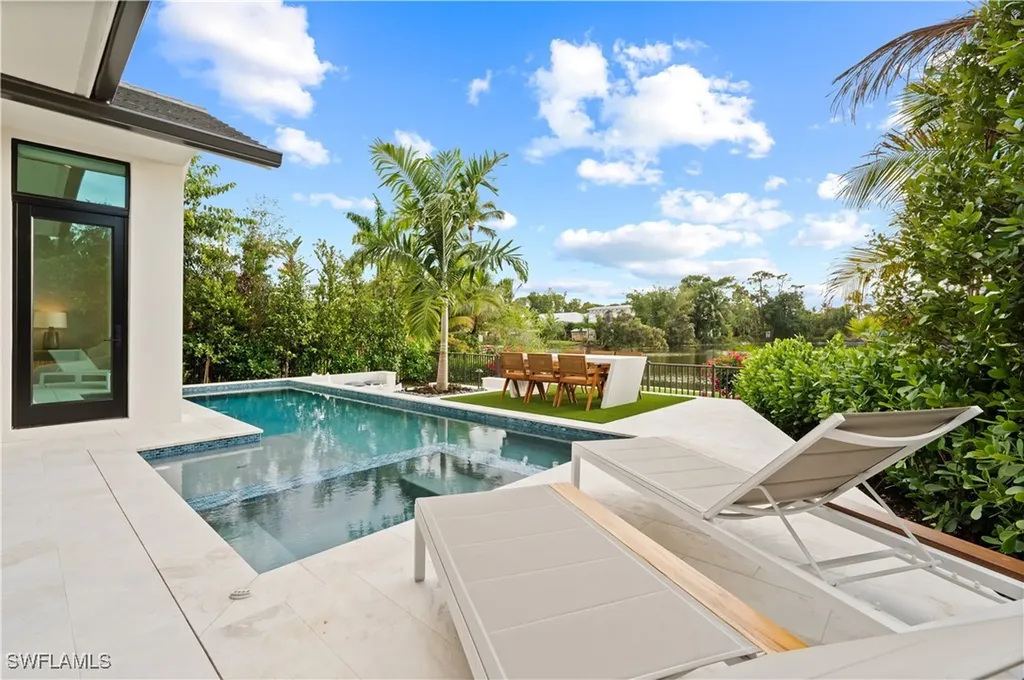 1199 12th Street N Naples FL 34102
