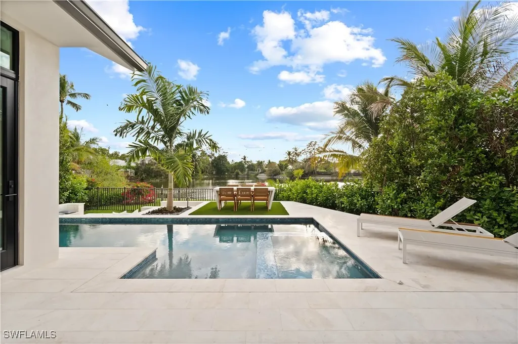 1199 12th Street N Naples FL 34102
