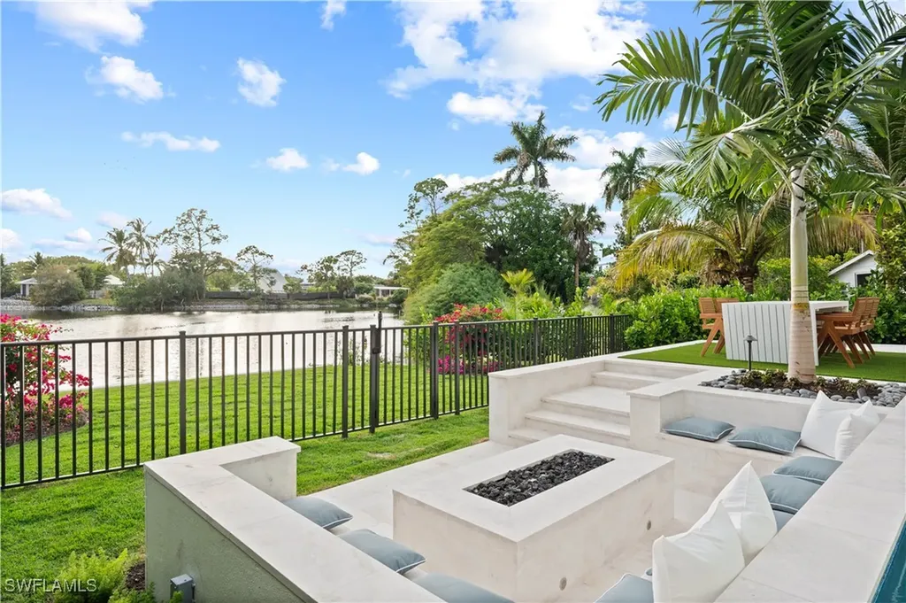 1199 12th Street N Naples FL 34102