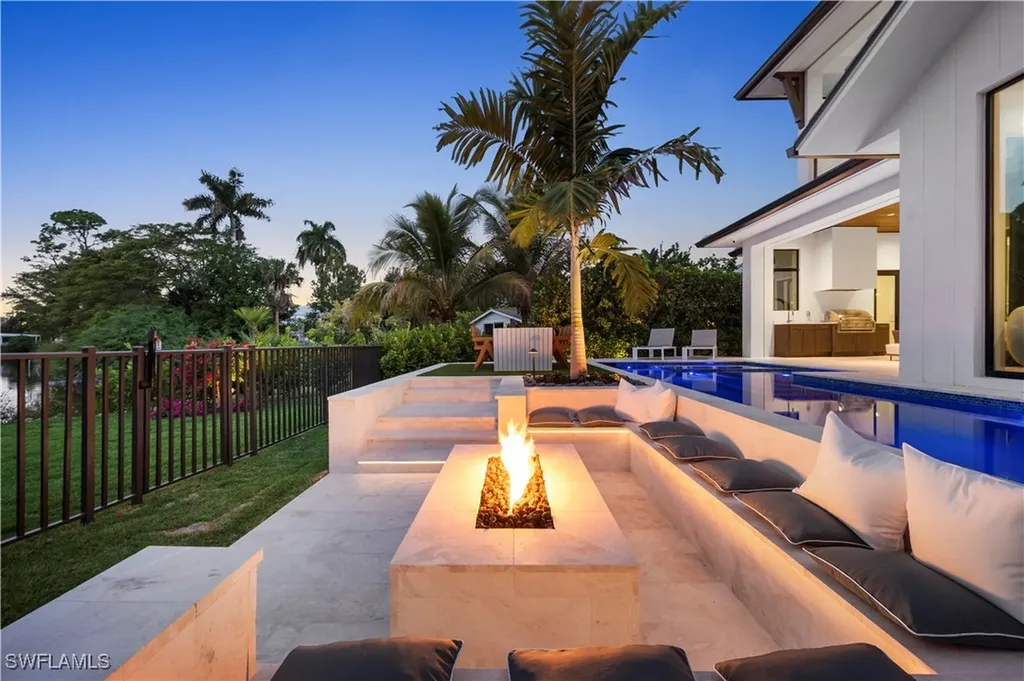 1199 12th Street N Naples FL 34102