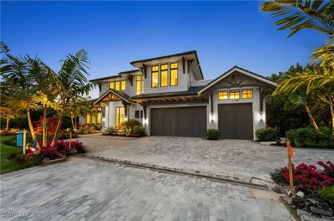 1199 12TH Street N Naples FL 34102