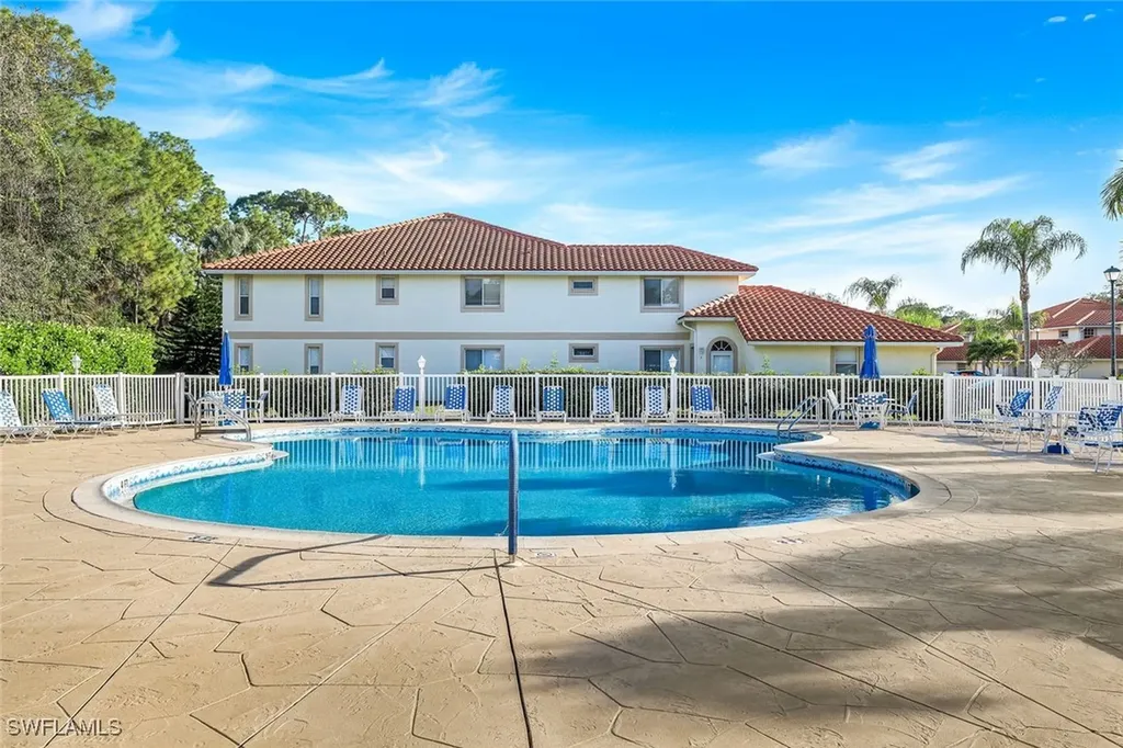 610 Luisa Court Naples FL 34104