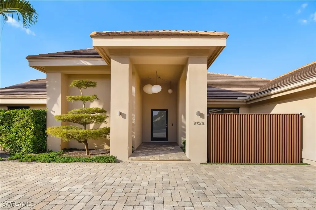 705 Shadow Lake Lane Naples FL 34108
