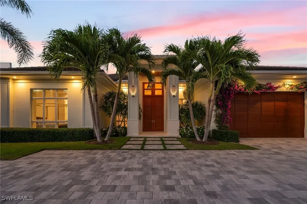 655 Starboard Drive Naples FL 34103