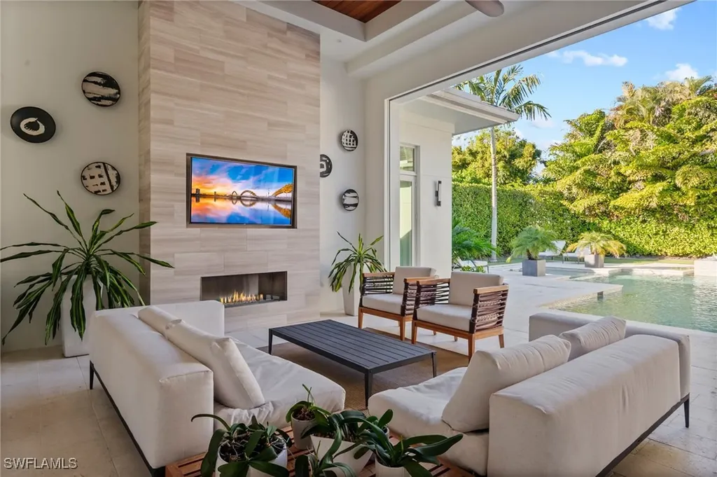 655 Starboard Drive Naples FL 34103
