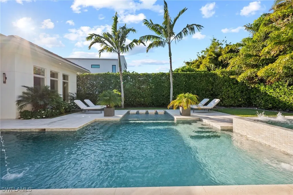 655 Starboard Drive Naples FL 34103