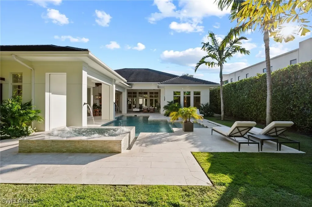 655 Starboard Drive Naples FL 34103