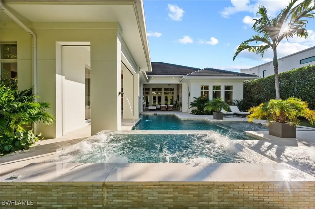 655 Starboard Drive Naples FL 34103