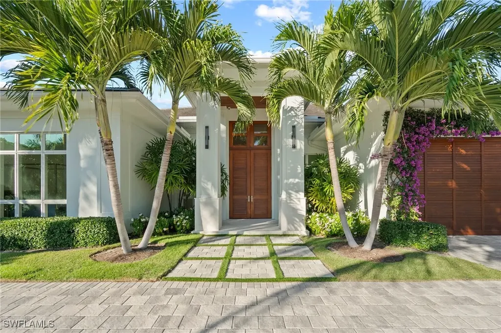655 Starboard Drive Naples FL 34103