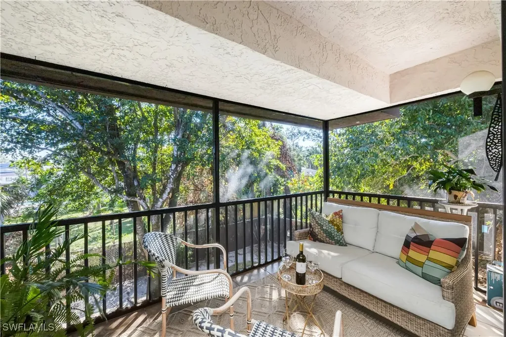 5238 Treetops Drive Naples FL 34113
