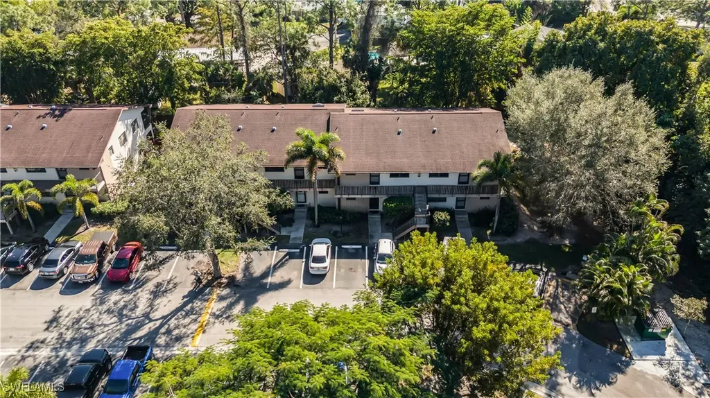 5238 Treetops Drive Naples FL 34113