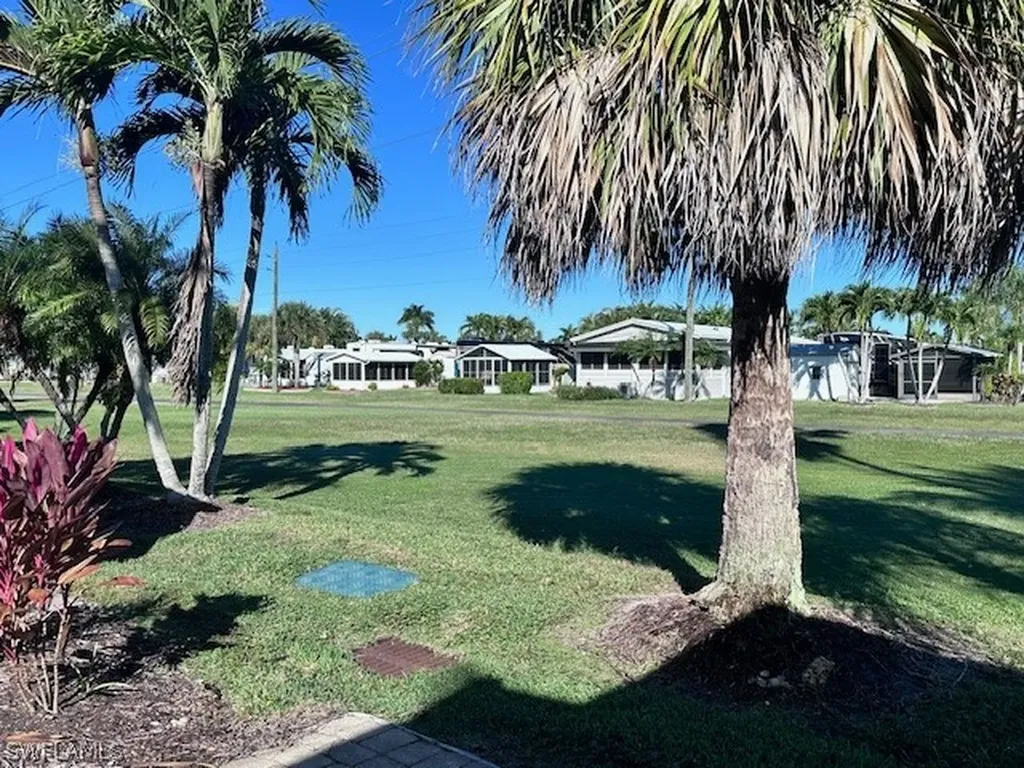 1687 Diamond Lake Circle Naples FL 34114