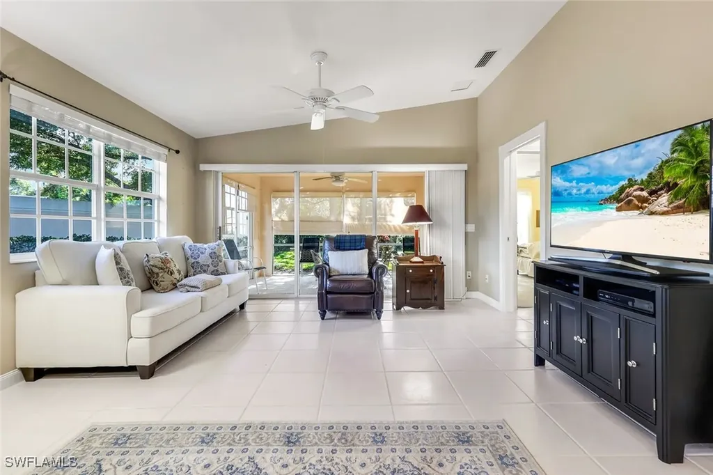 3333 Cayman Lane Naples FL 34119