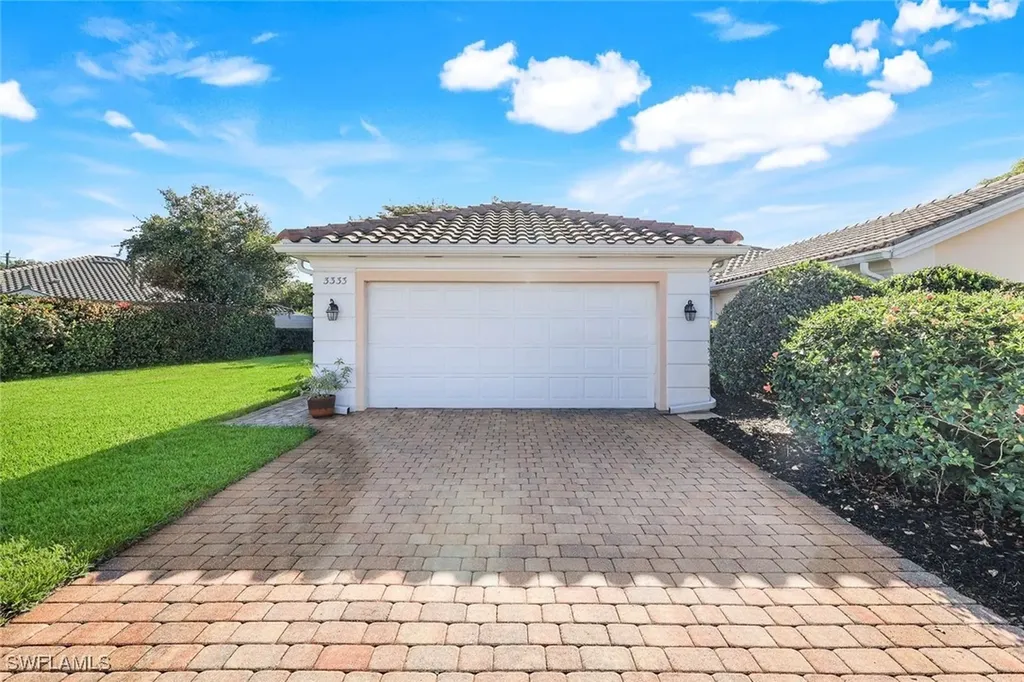 3333 Cayman Lane Naples FL 34119