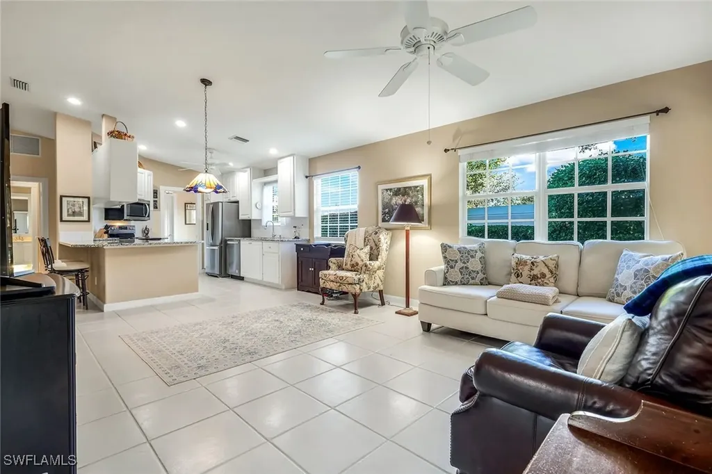 3333 Cayman Lane Naples FL 34119