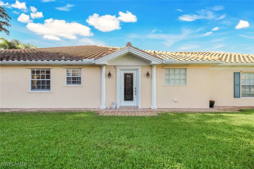 3333 Cayman Lane Naples FL 34119