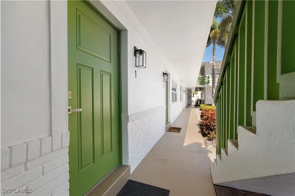 975 9th Avenue S Naples FL 34102