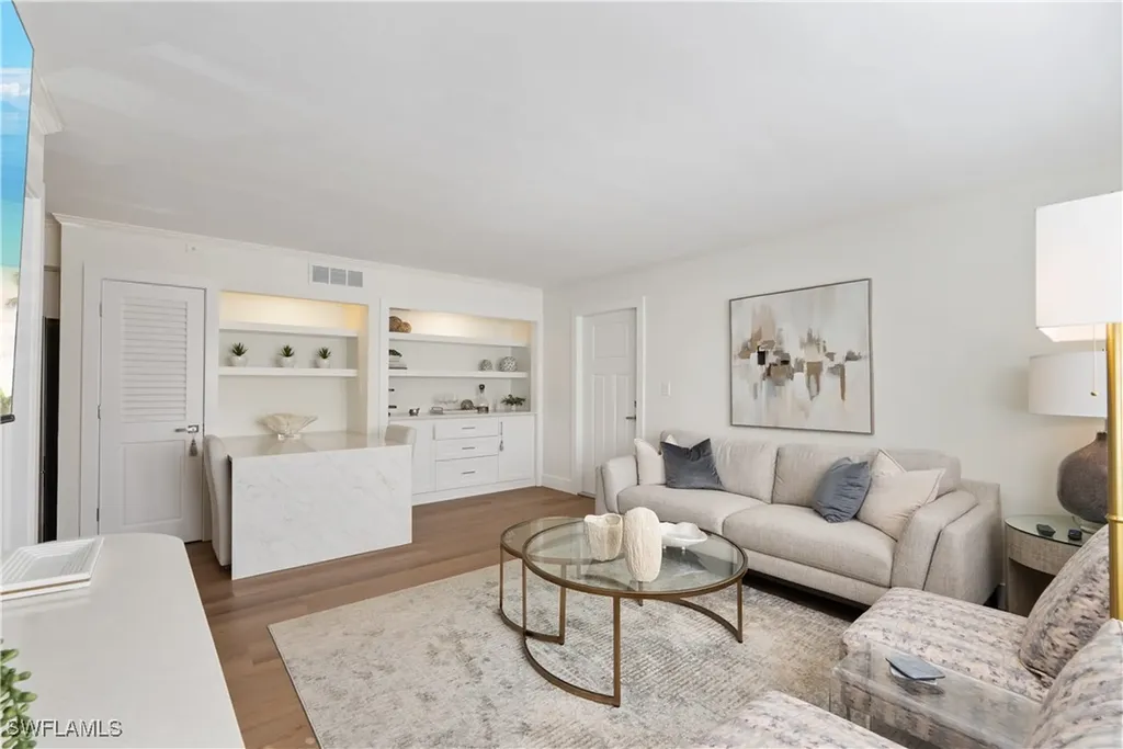 975 9th Avenue S Naples FL 34102