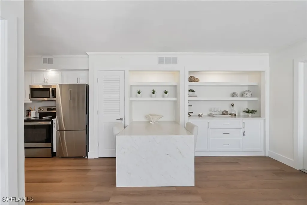975 9th Avenue S Naples FL 34102