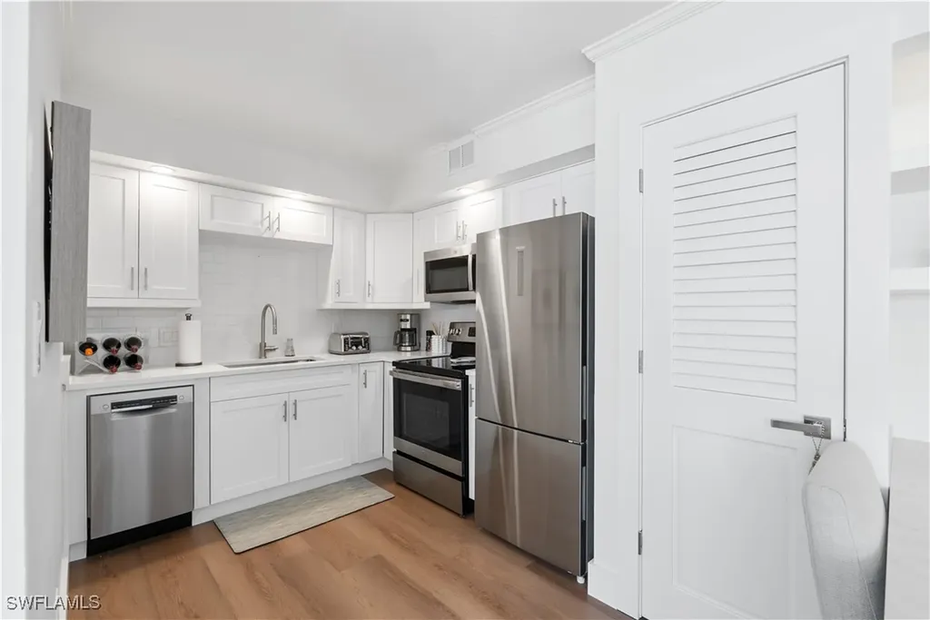 975 9th Avenue S Naples FL 34102