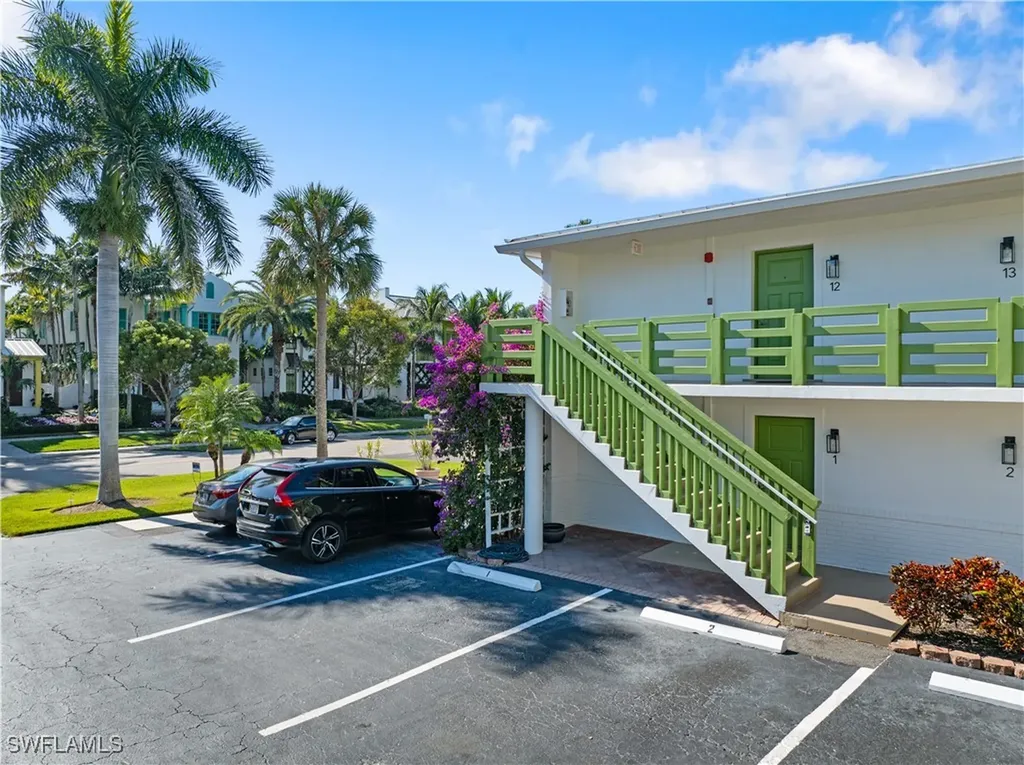 975 9th Avenue S Naples FL 34102